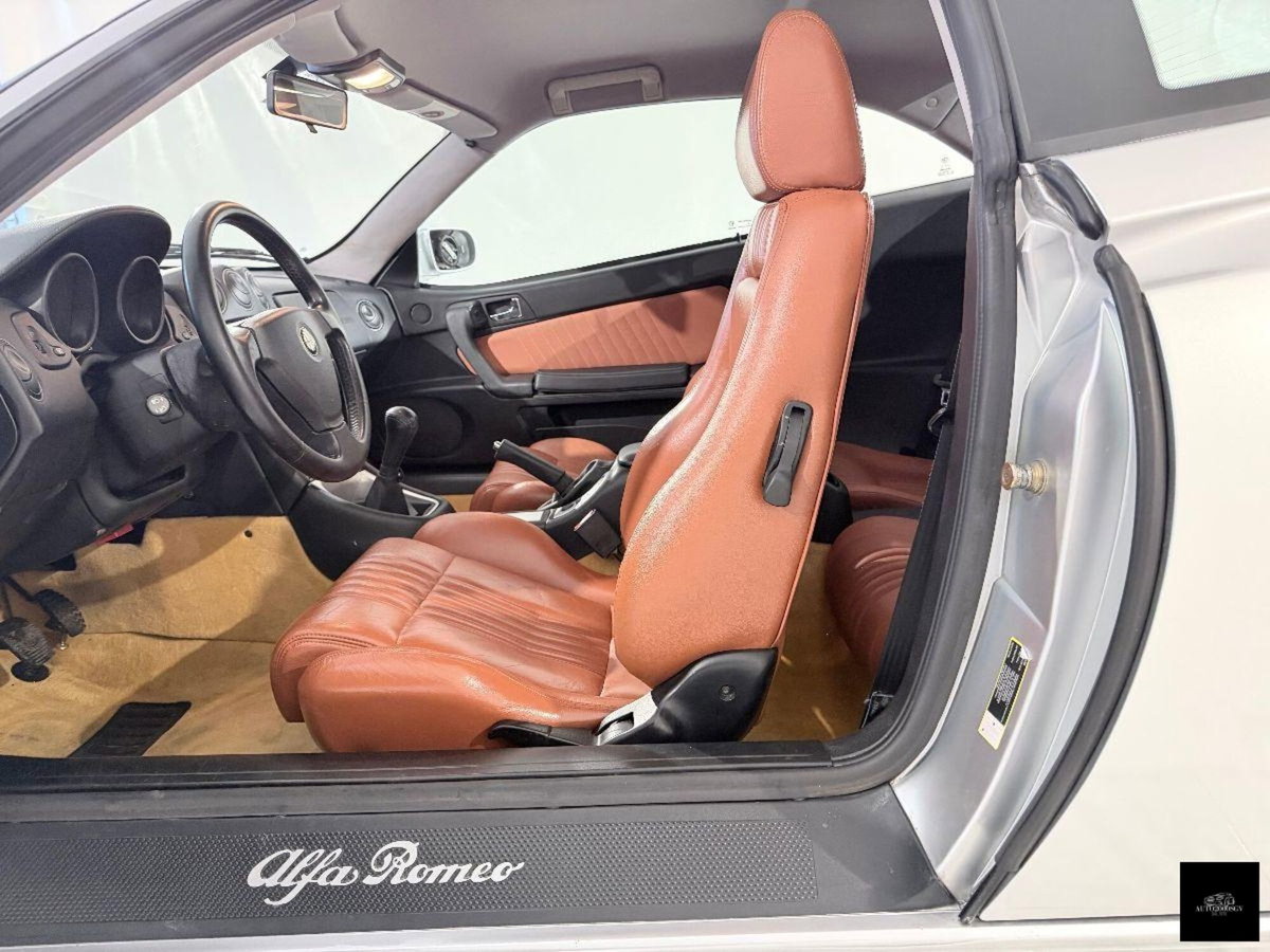 Alfa Romeo Gtv 2.0i JTS 16V cat (12)