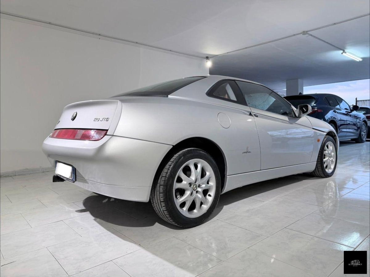Alfa Romeo Gtv 2.0i JTS 16V cat (8)
