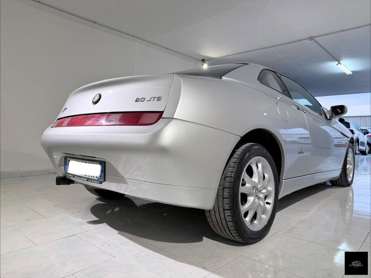 Alfa Romeo Gtv 2.0i JTS 16V cat (9)