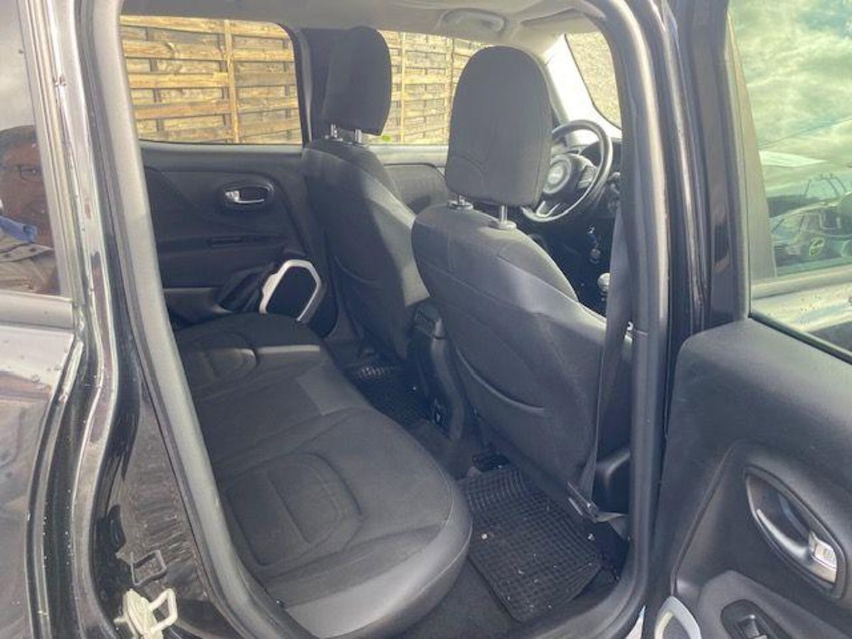 Jeep Renegade 2.0 Mjt 140CV 4WD Active Drive Limited (11)