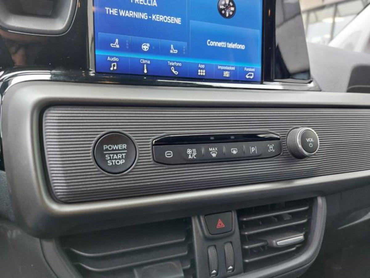 Ford Tourneo Courier 1.0 EcoBoost 100 CV Titanium (13)