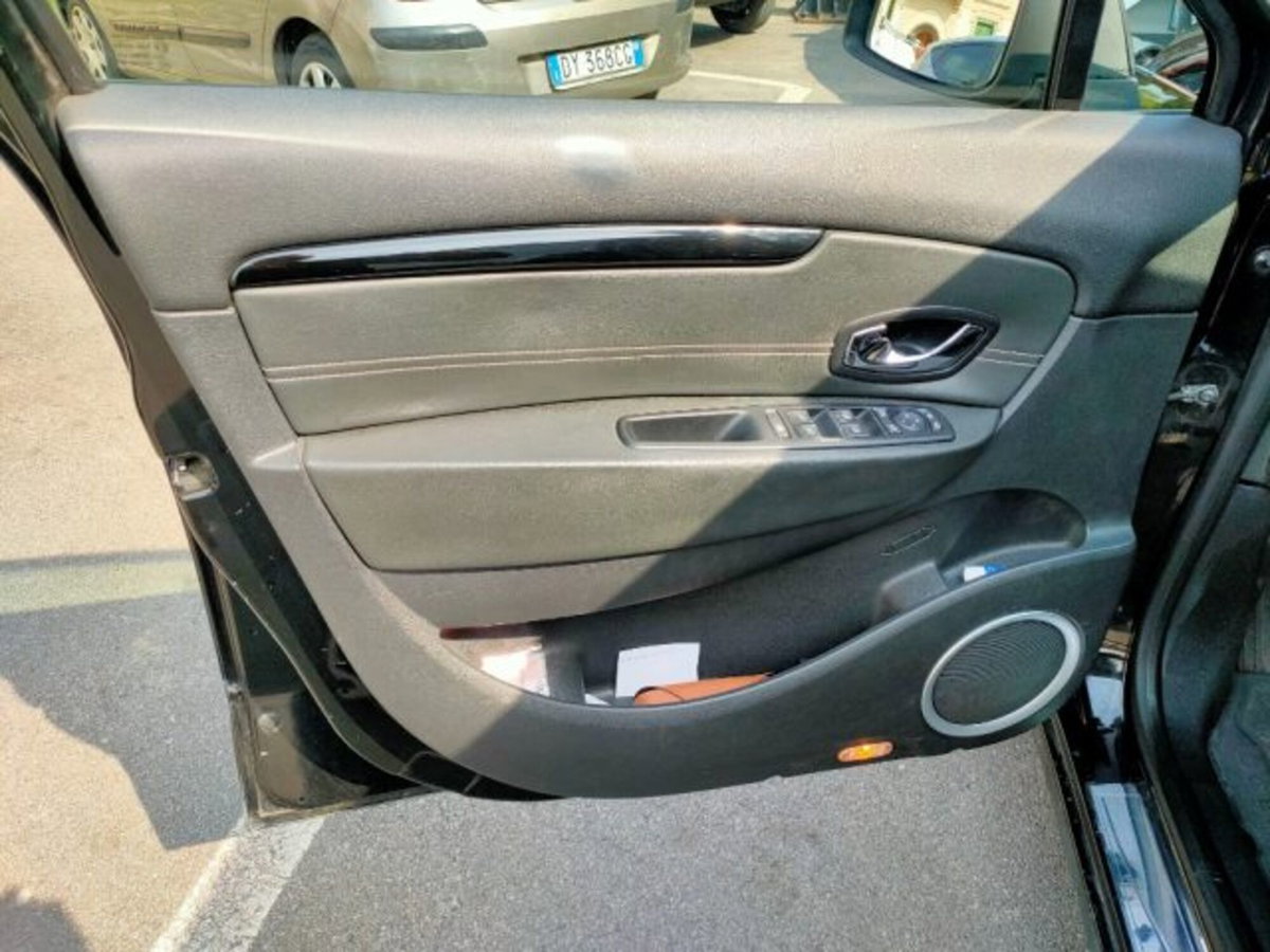 Renault Scenic E-Tech Electric 1.5 dCi 110CV Live (17)