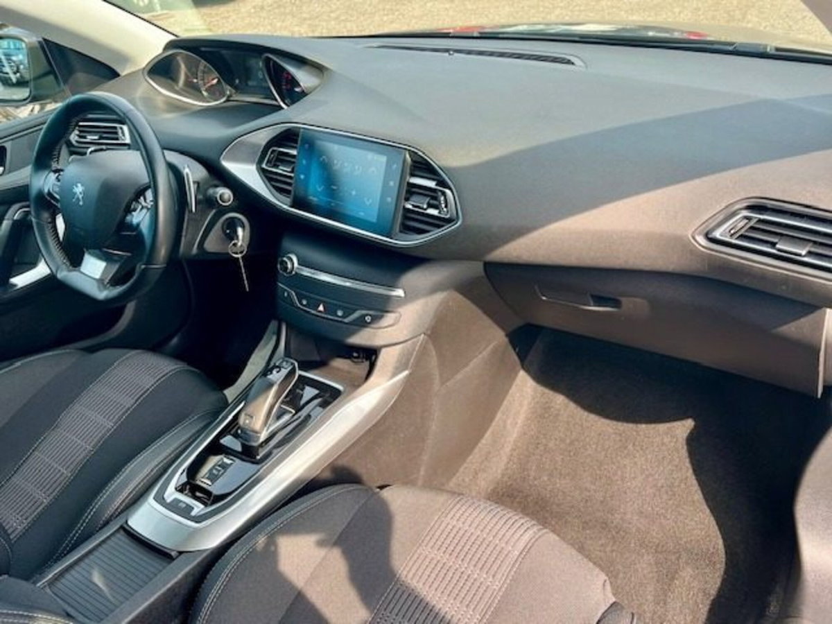 Peugeot 308 BlueHDi 130 S&S EAT6 Allure (17)