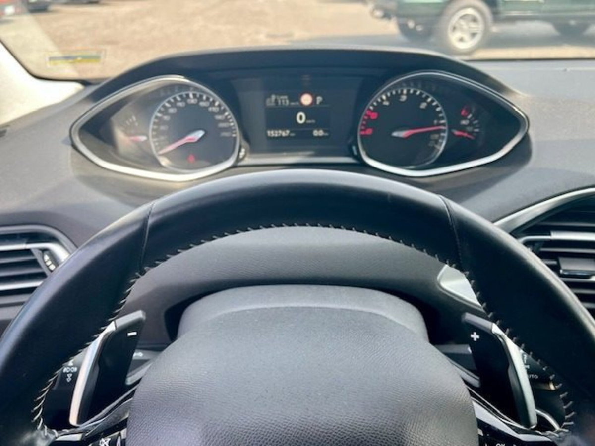 Peugeot 308 BlueHDi 130 S&S EAT6 Allure (19)