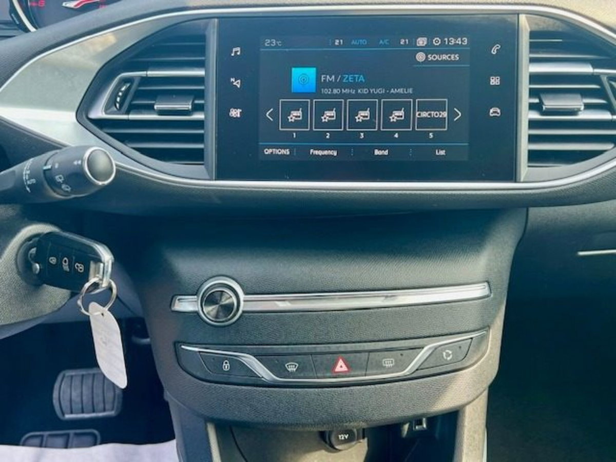 Peugeot 308 BlueHDi 130 S&S EAT6 Allure (20)