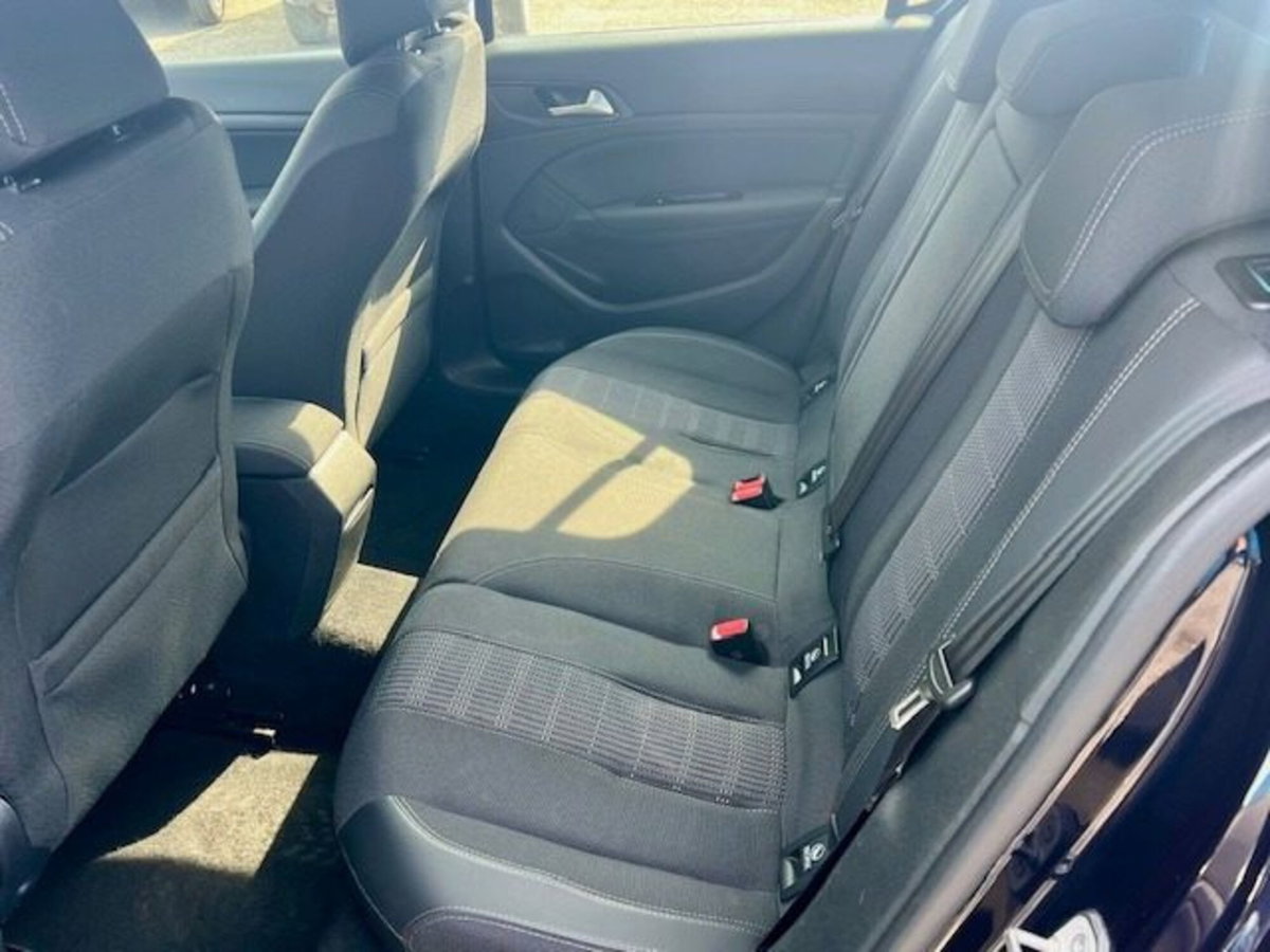 Peugeot 308 BlueHDi 130 S&S EAT6 Allure (9)