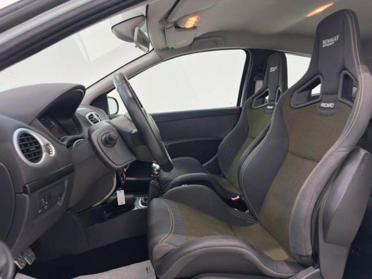 Renault Clio 2.0 16V 203CV 3 porte RS (12)