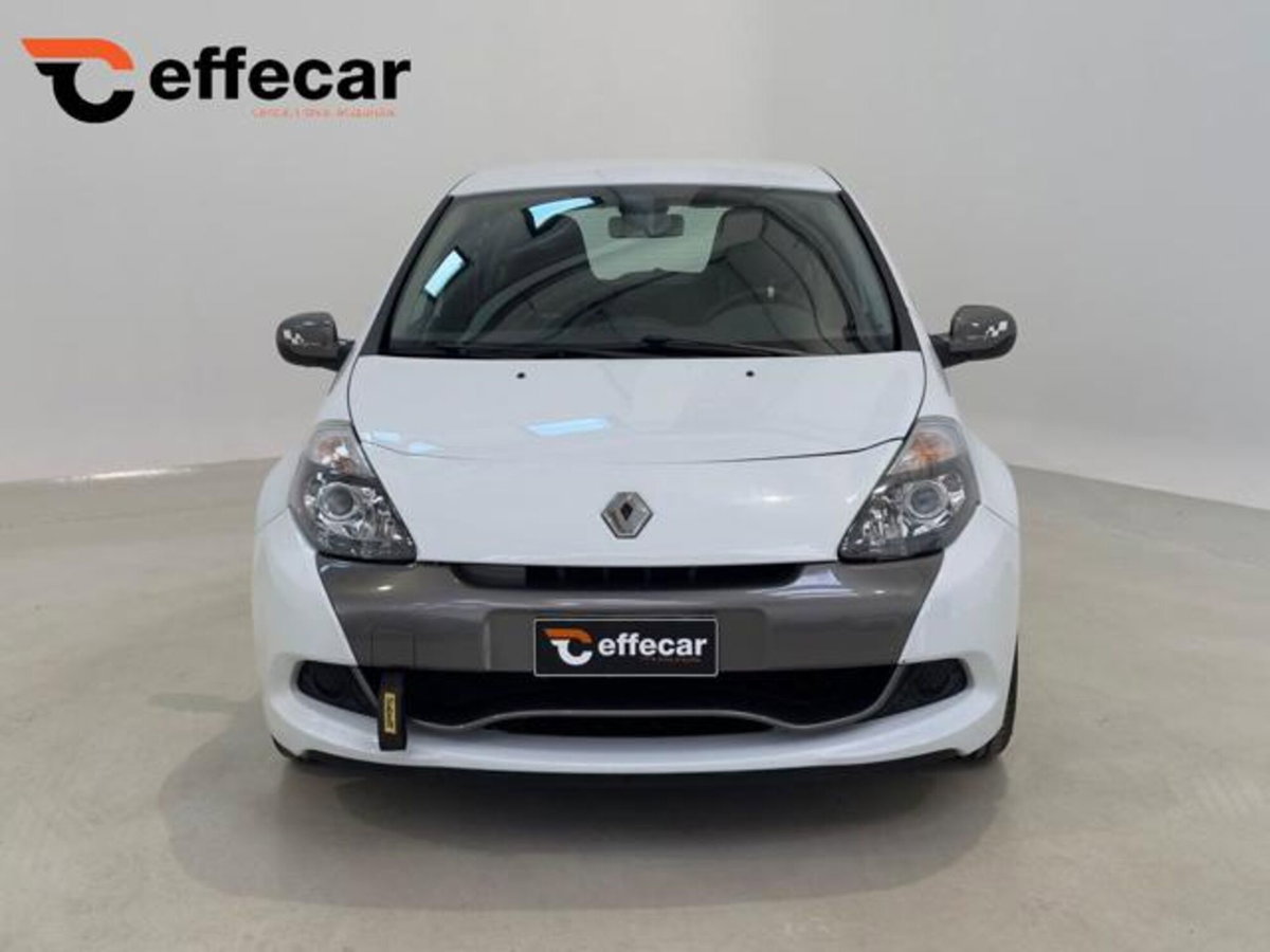 Renault Clio 2.0 16V 203CV 3 porte RS (2)