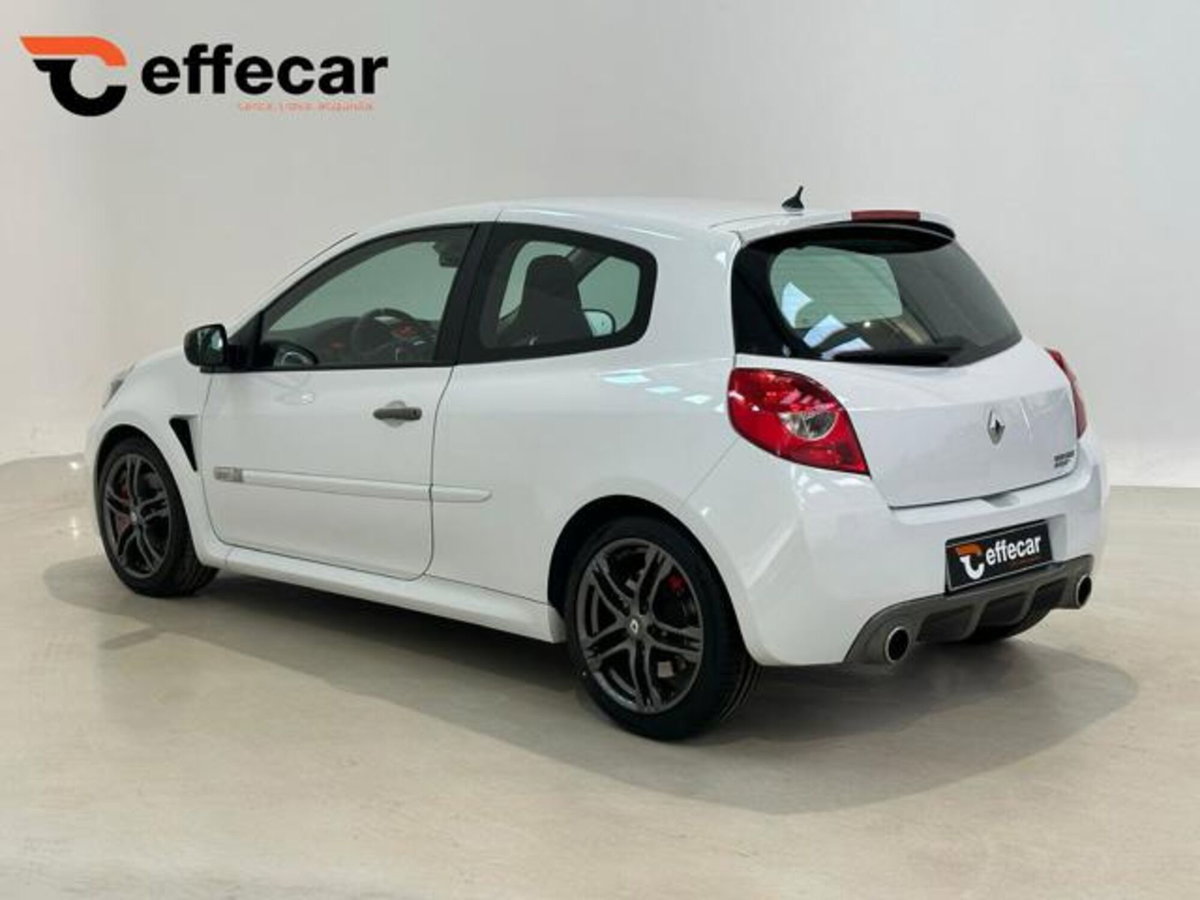 Renault Clio 2.0 16V 203CV 3 porte RS (4)
