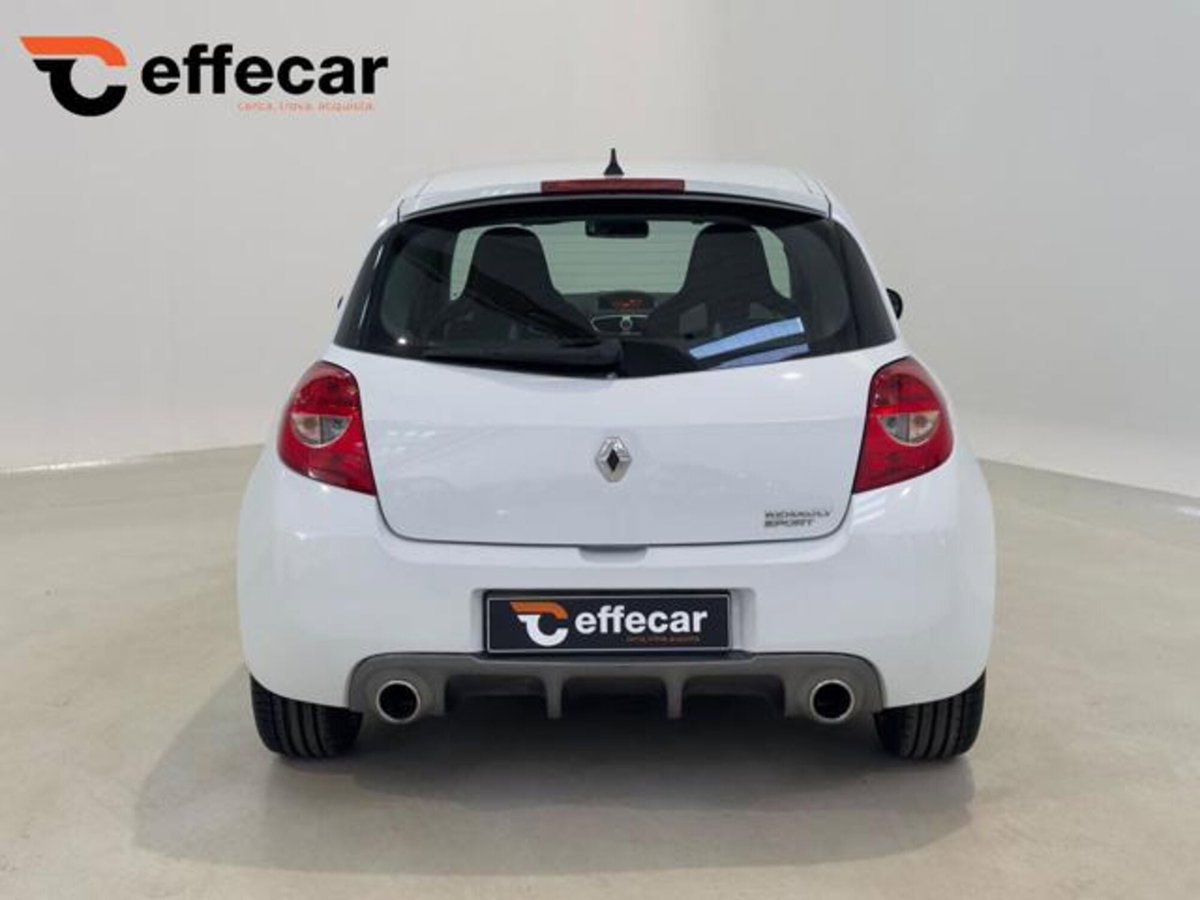 Renault Clio 2.0 16V 203CV 3 porte RS (5)