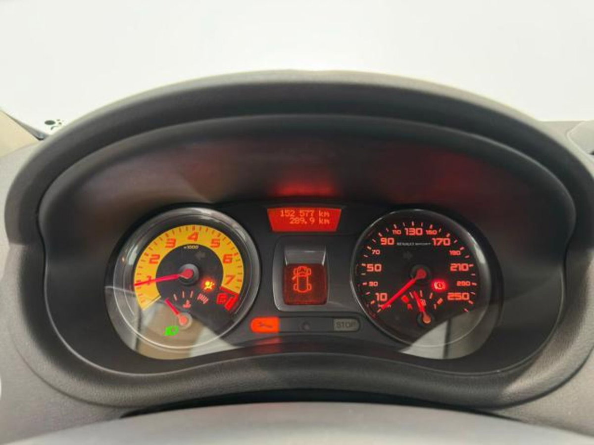 Renault Clio 2.0 16V 203CV 3 porte RS (9)
