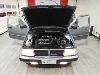 Lancia Thema i.e. turbo (8)