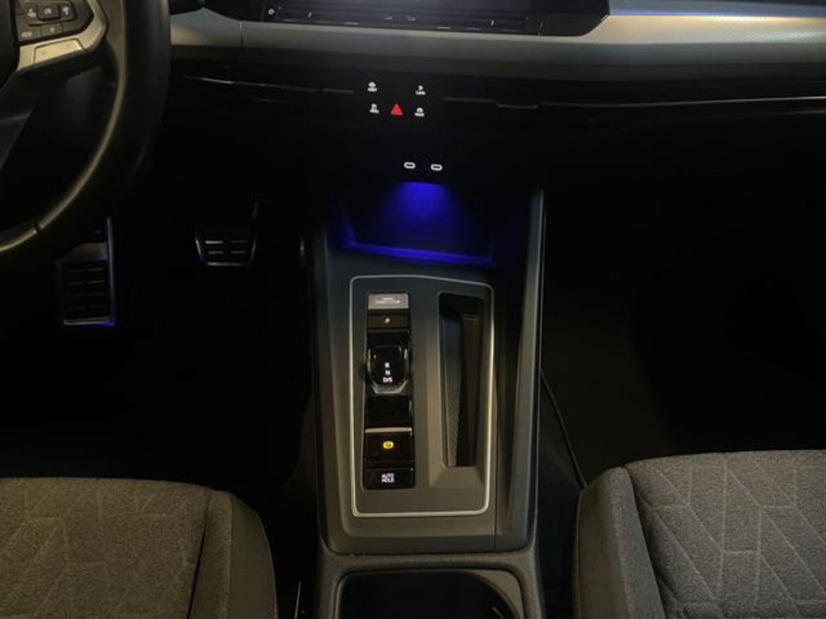 Volkswagen Golf Variant 1.5 eTSI 150 CV EVO ACT DSG R-Line (18)