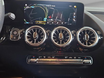 Mercedes-Benz GLA SUV 200 d Automatic Premium (11)