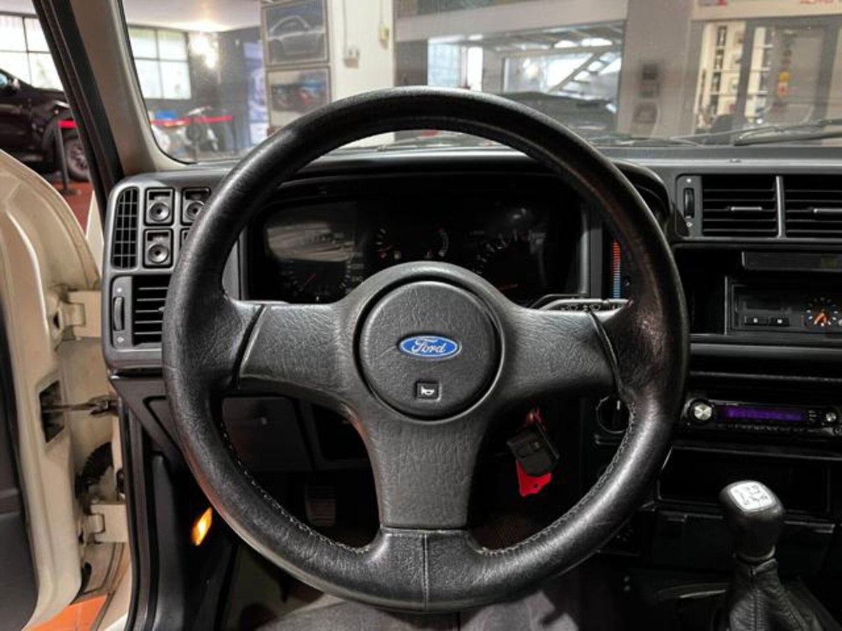 Ford Sierra 4 porte 4x4 Cosworth (10)