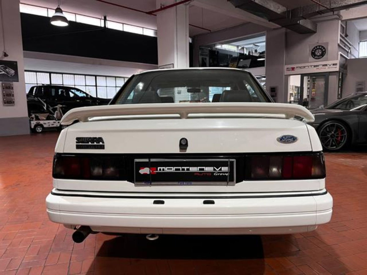 Ford Sierra 4 porte 4x4 Cosworth (18)