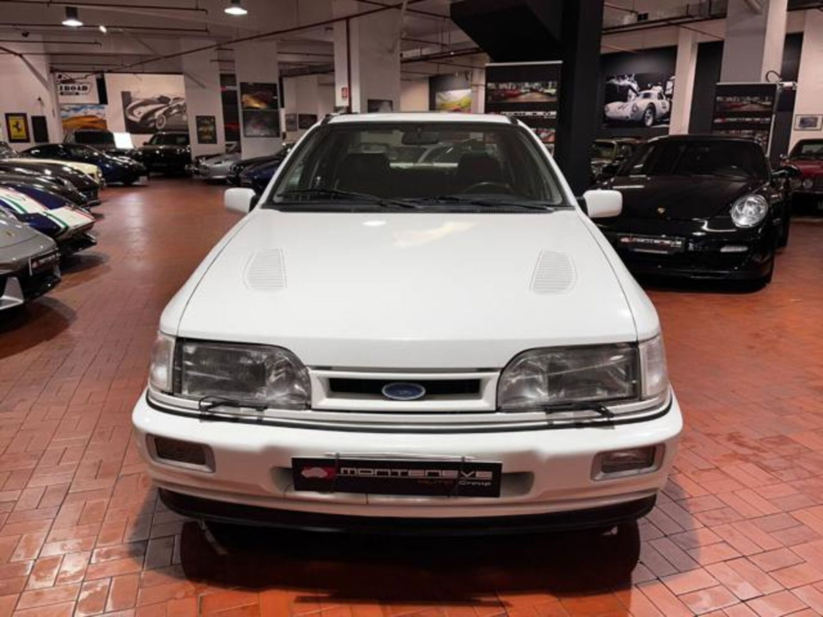 Ford Sierra 4 porte 4x4 Cosworth (2)