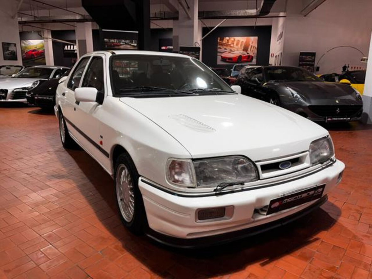 Ford Sierra 4 porte 4x4 Cosworth (3)