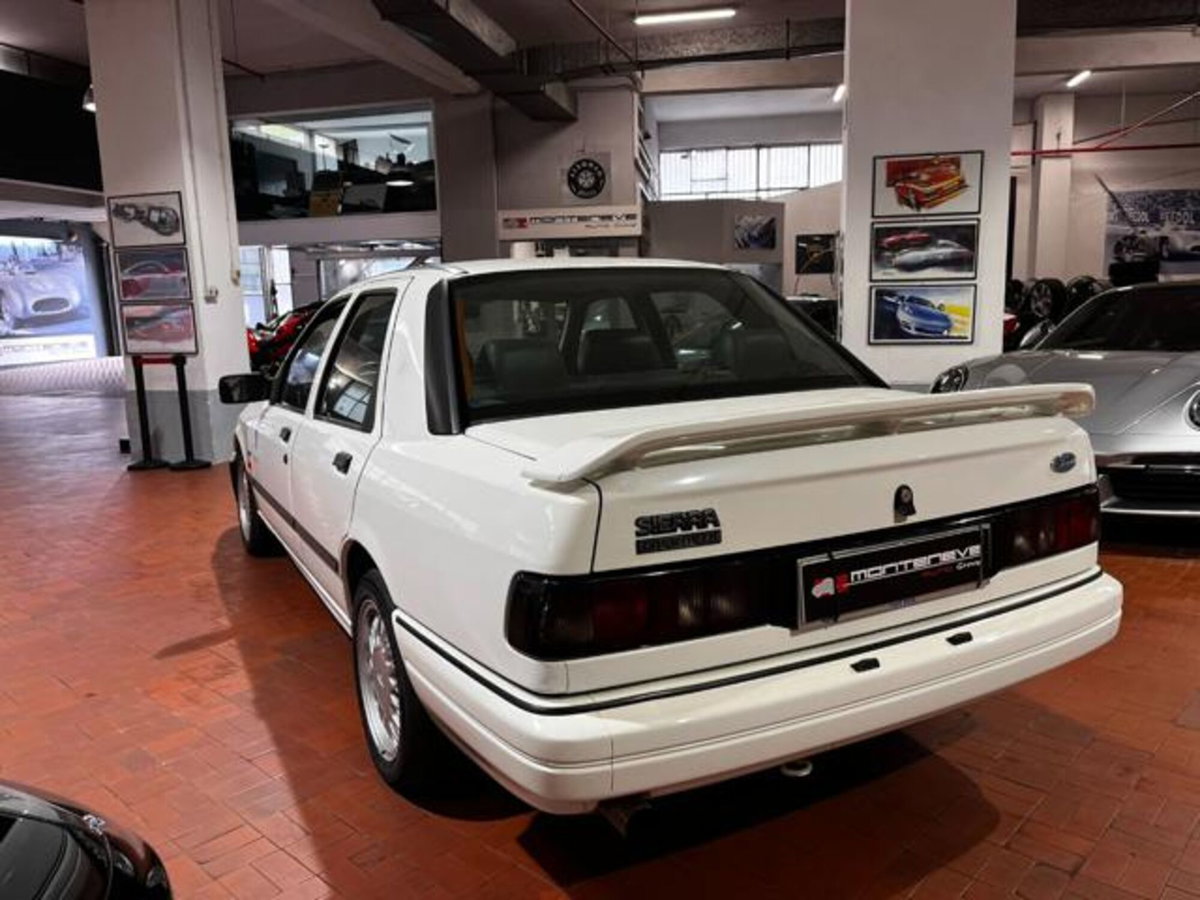 Ford Sierra 4 porte 4x4 Cosworth (6)