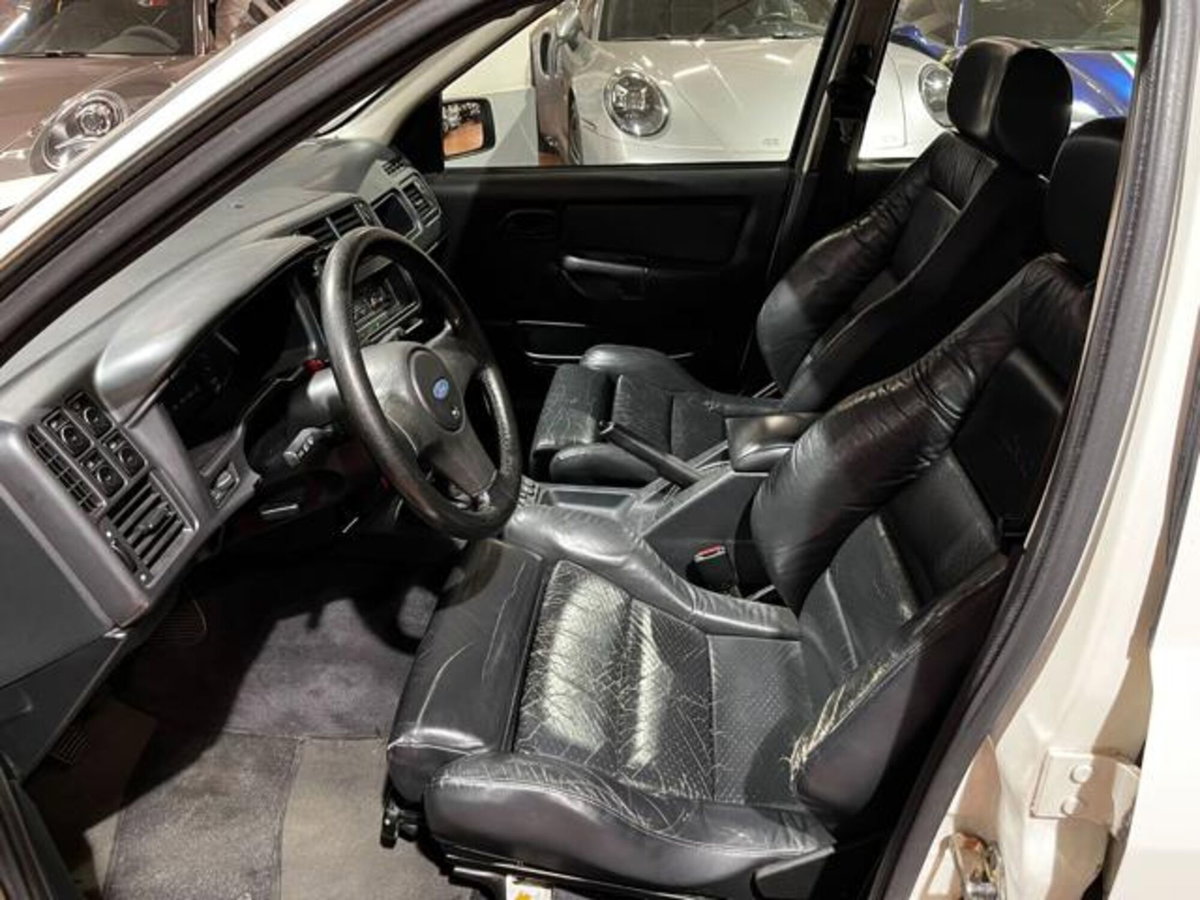 Ford Sierra 4 porte 4x4 Cosworth (8)
