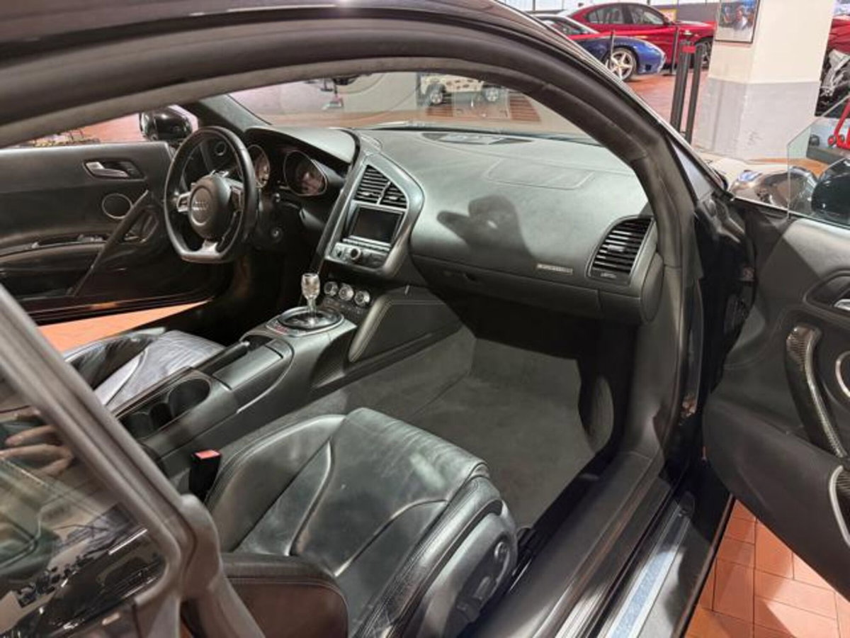 Audi R8 Coupé 4.2 V8 FSI quattro (13)