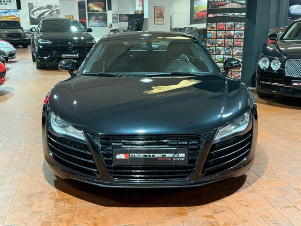 Audi R8 Coupé 4.2 V8 FSI quattro (2)