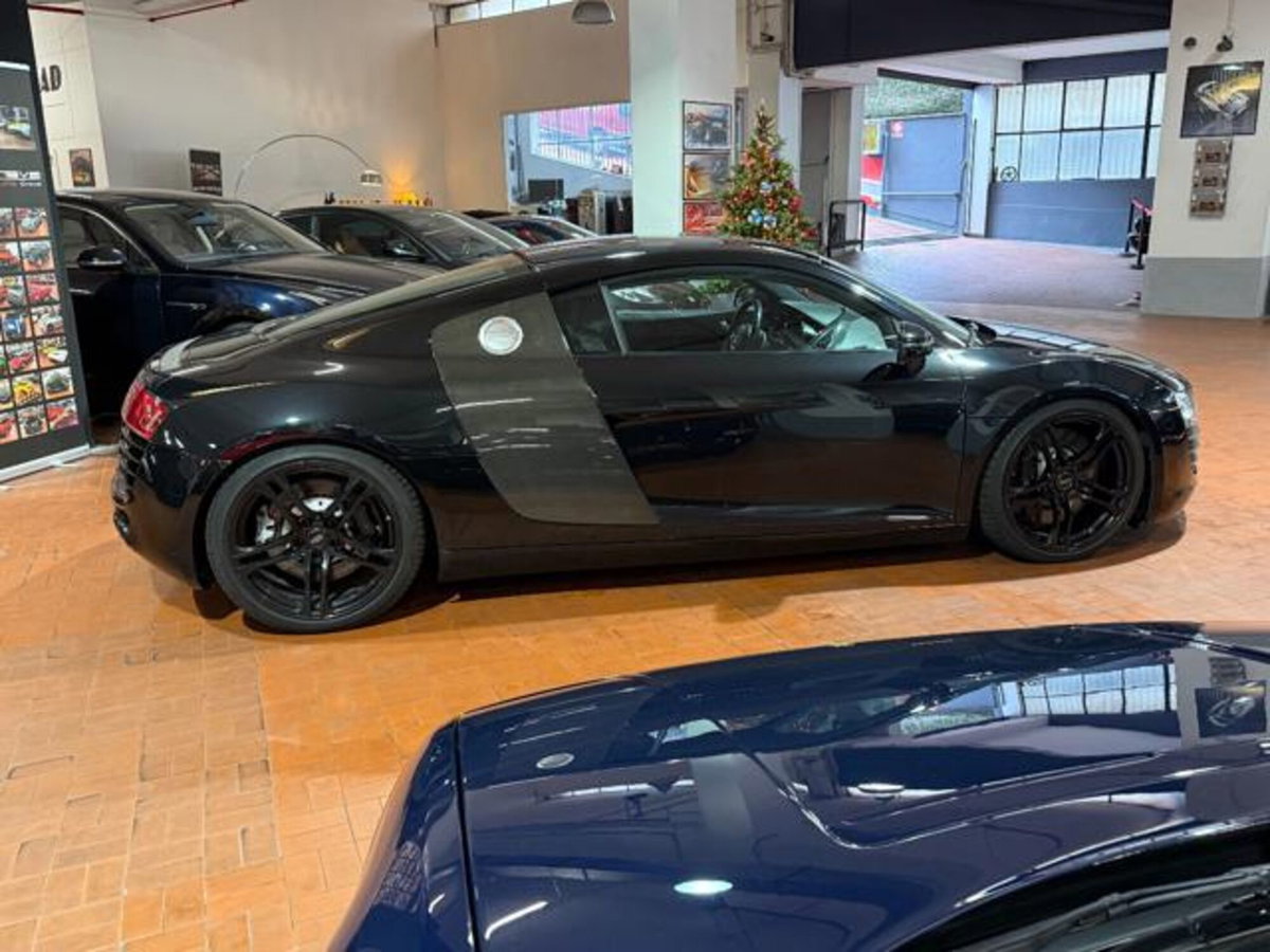 Audi R8 Coupé 4.2 V8 FSI quattro (4)