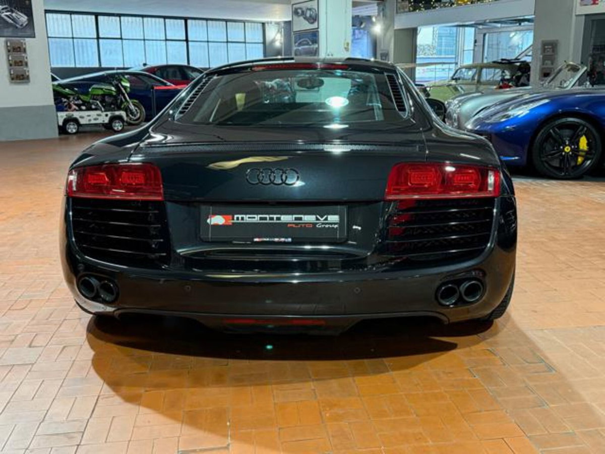 Audi R8 Coupé 4.2 V8 FSI quattro (5)