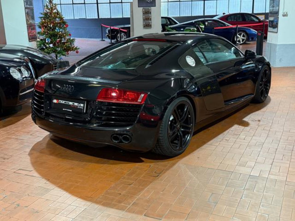 Audi R8 Coupé 4.2 V8 FSI quattro (6)