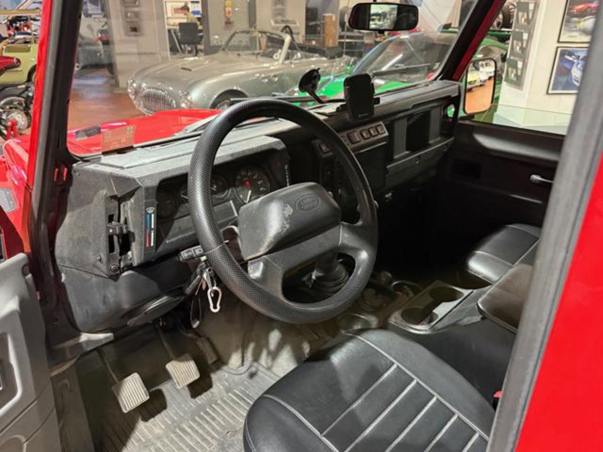 Land Rover Defender 90 2.5 Td5 Soft-Top (7)