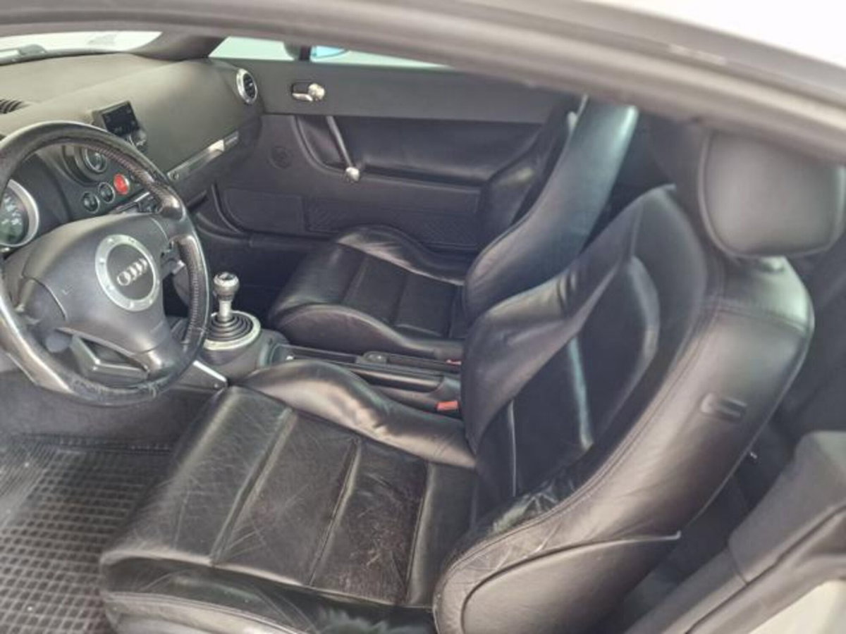 Audi TT Coupé 1.8 T 20V 225 CV cat quattro (7)