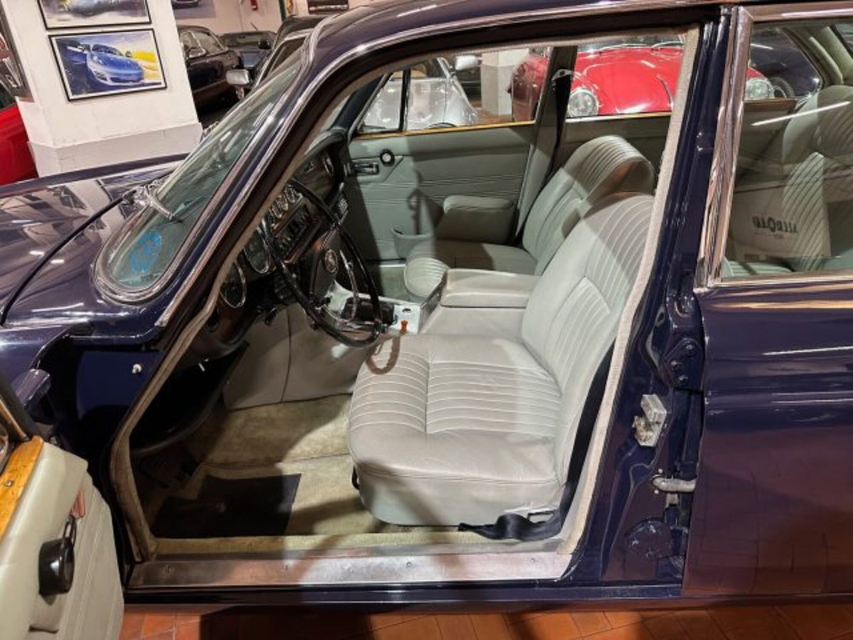 Jaguar XJ6 4.2 (8)