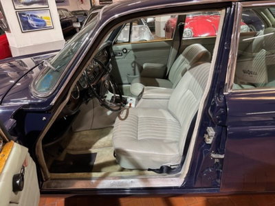 Jaguar XJ6 4.2 (8)