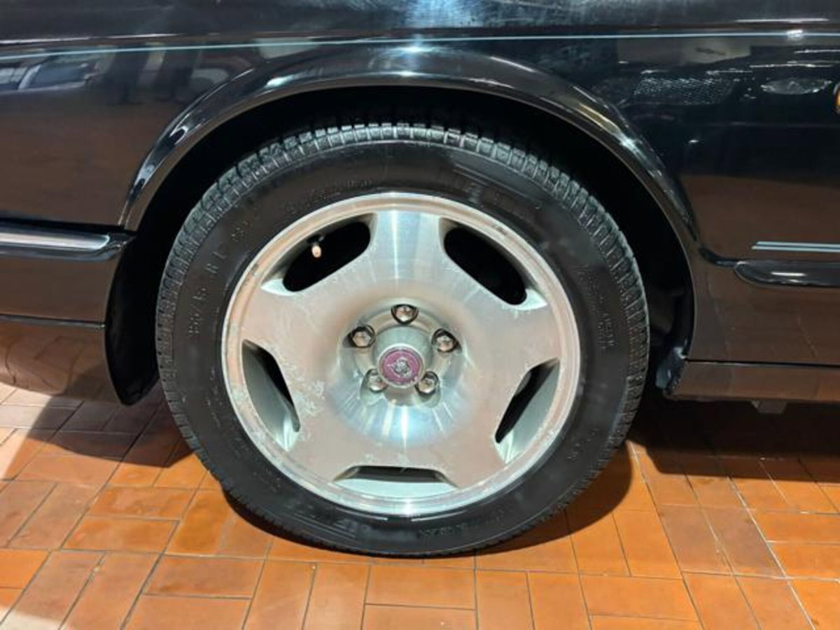 Jaguar XJR 4.0 cat (13)