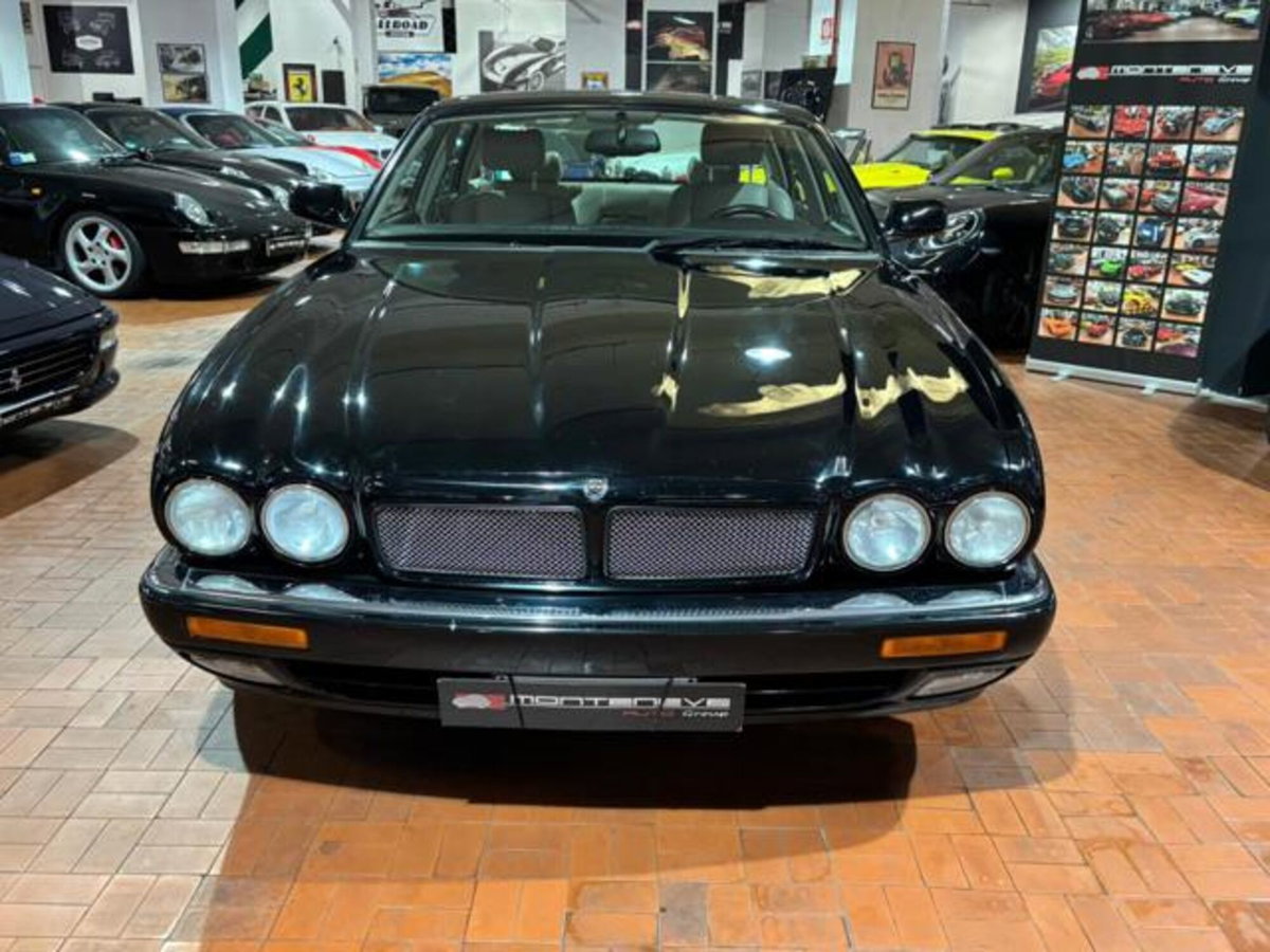 Jaguar XJR 4.0 cat (19)