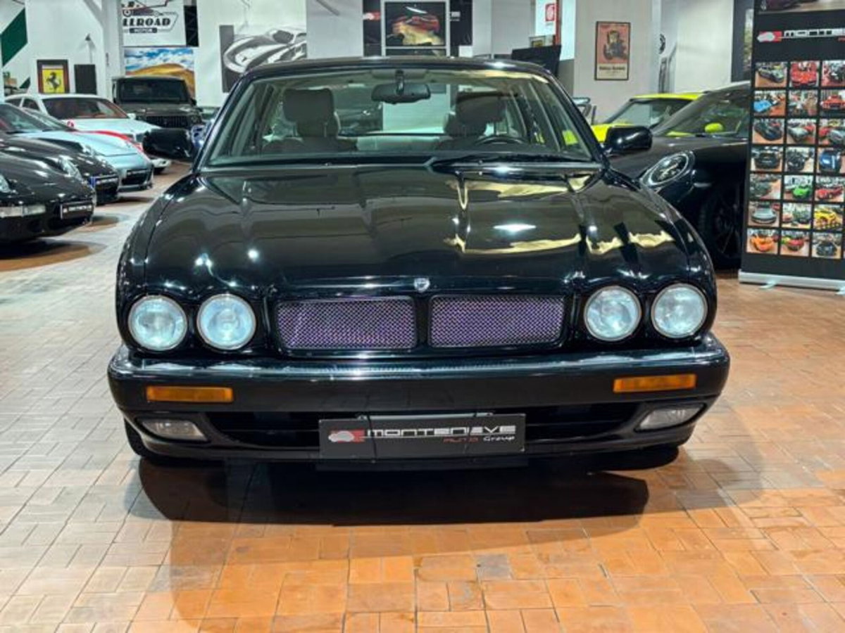 Jaguar XJR 4.0 cat (2)