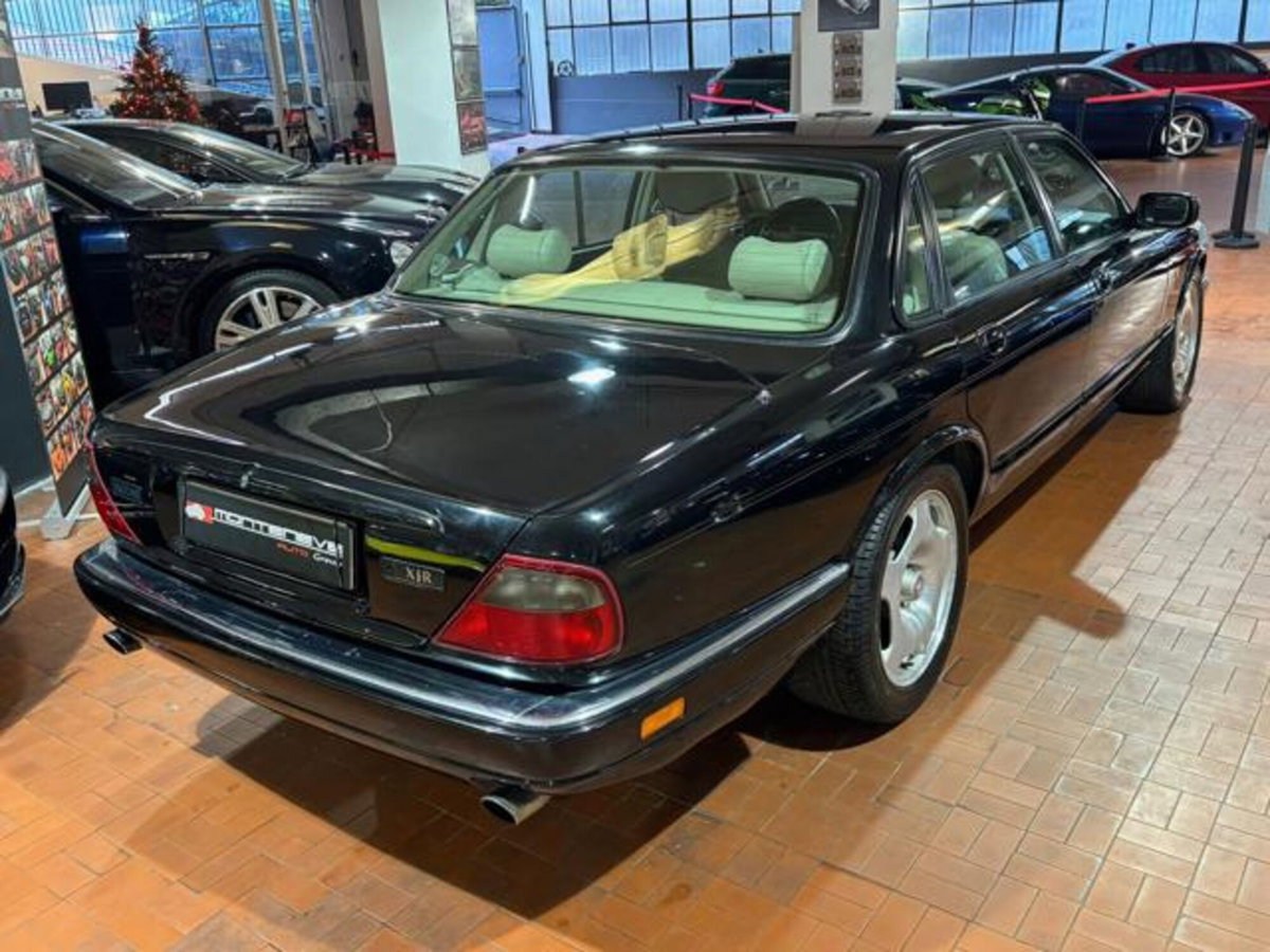 Jaguar XJR 4.0 cat (6)