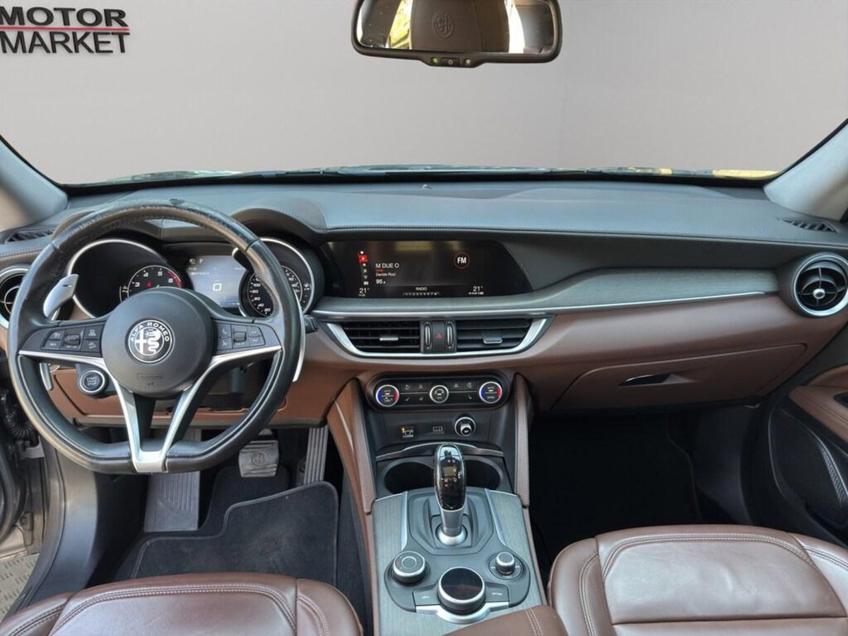 Alfa Romeo Stelvio Stelvio 2.0 Turbo 280 CV AT8 Q4 Ti (14)