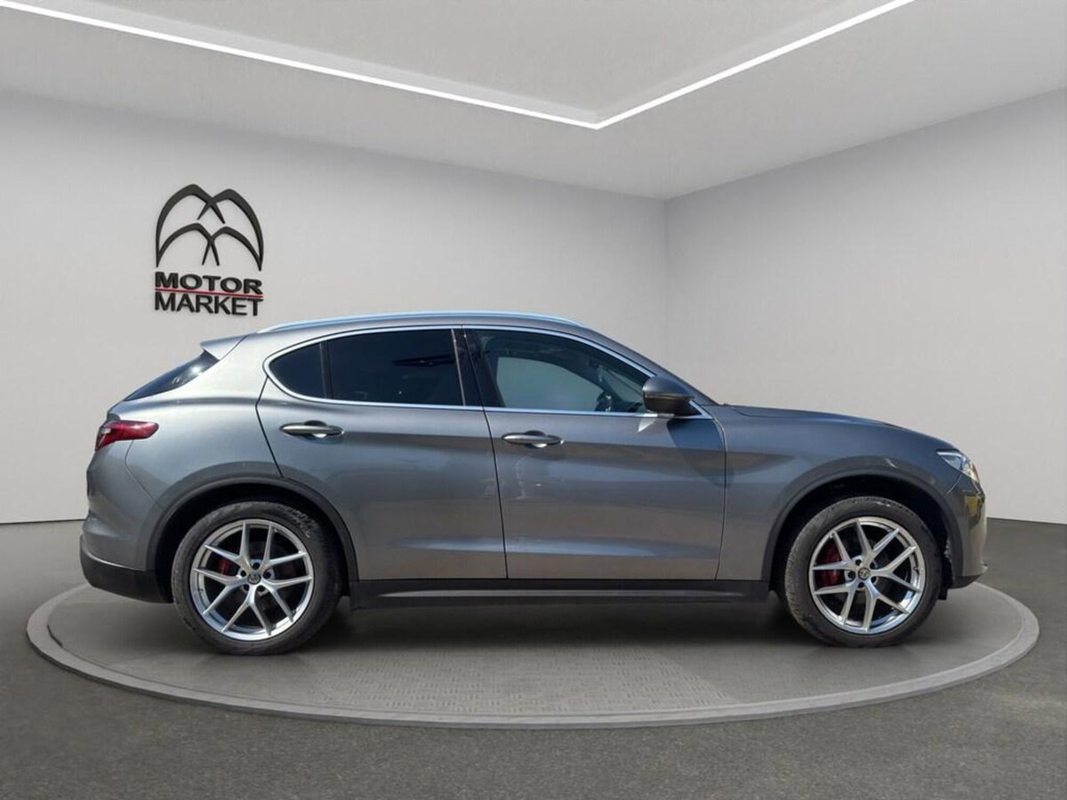 Alfa Romeo Stelvio Stelvio 2.0 Turbo 280 CV AT8 Q4 Ti (4)