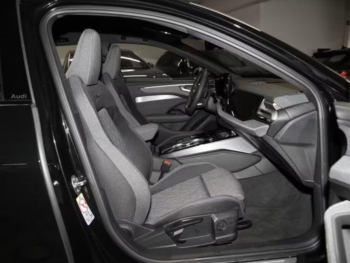 Audi A6 Avant 3.0 TDI 204CV quattro S tronic Ambiente (4)