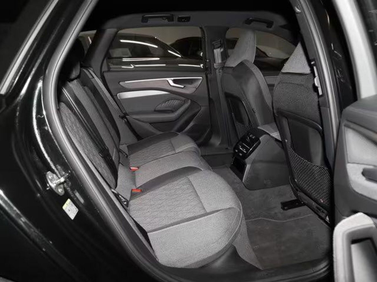 Audi A6 Avant 3.0 TDI 204CV quattro S tronic Ambiente (5)