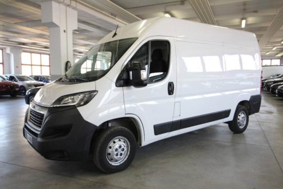 Peugeot Boxer Furgone 333 2.2 BlueHDi 140 S&S PM-TN Furgone Premium (2)