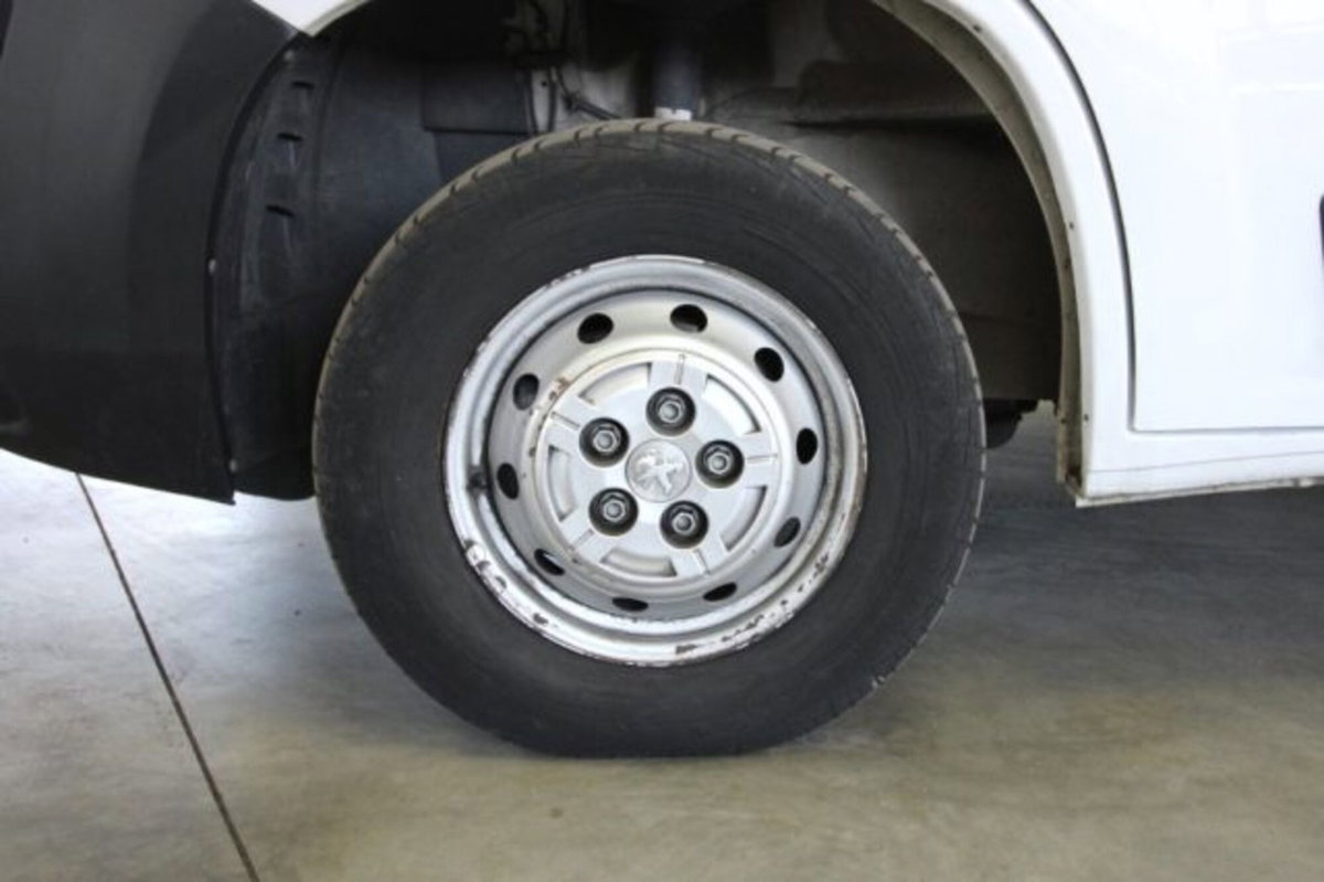Peugeot Boxer Furgone 333 2.2 BlueHDi 140 S&S PM-TN Furgone Premium (20)
