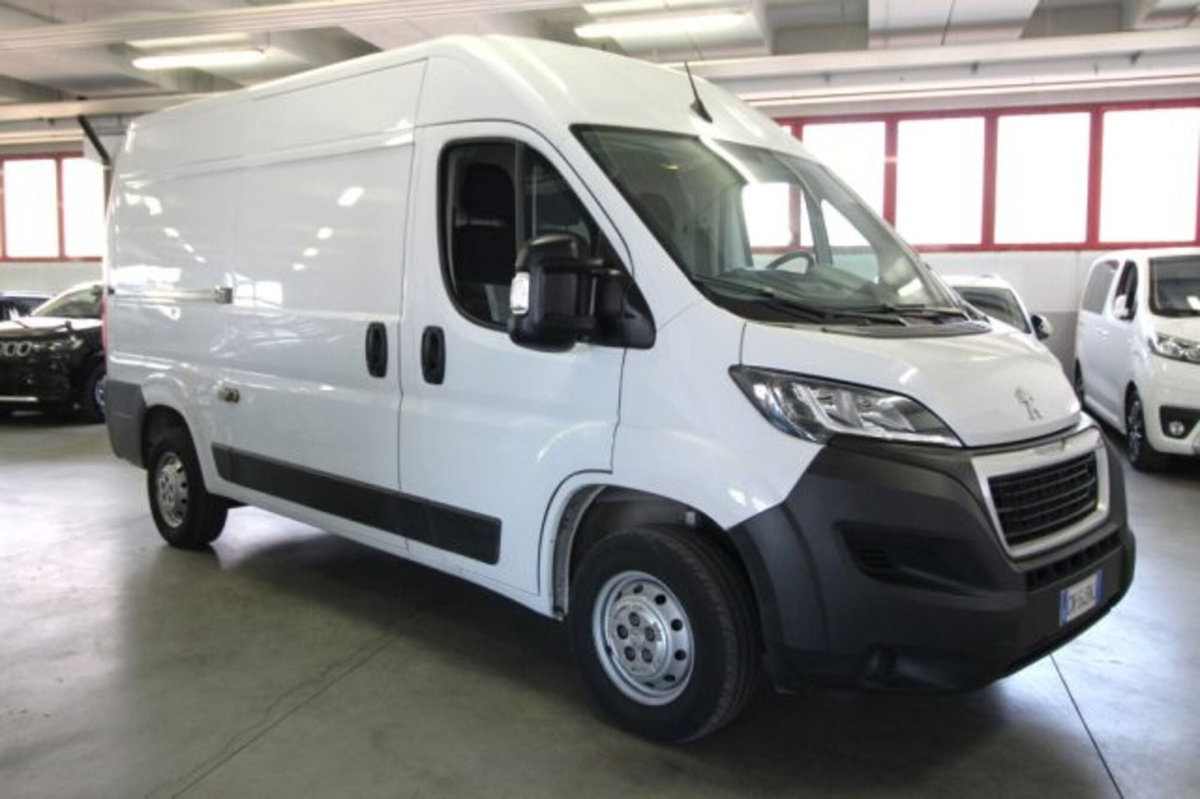 Peugeot Boxer Furgone 333 2.2 BlueHDi 140 S&S PM-TN Furgone Premium (3)
