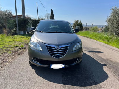 Lancia Ypsilon 0.9 TwinAir 85 CV 5 porte Metano Ecochic Silver (3)