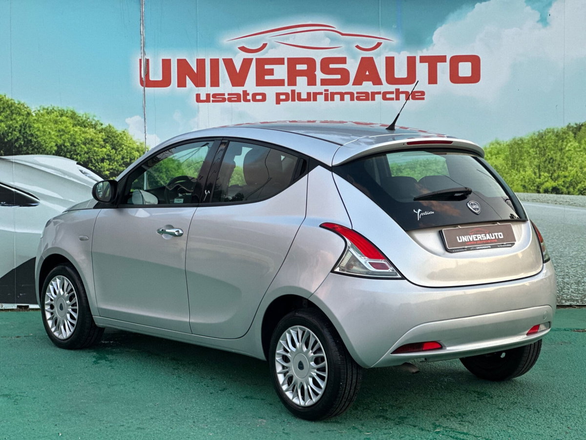 Lancia Ypsilon 1.2 69 CV 5 porte Silver (4)