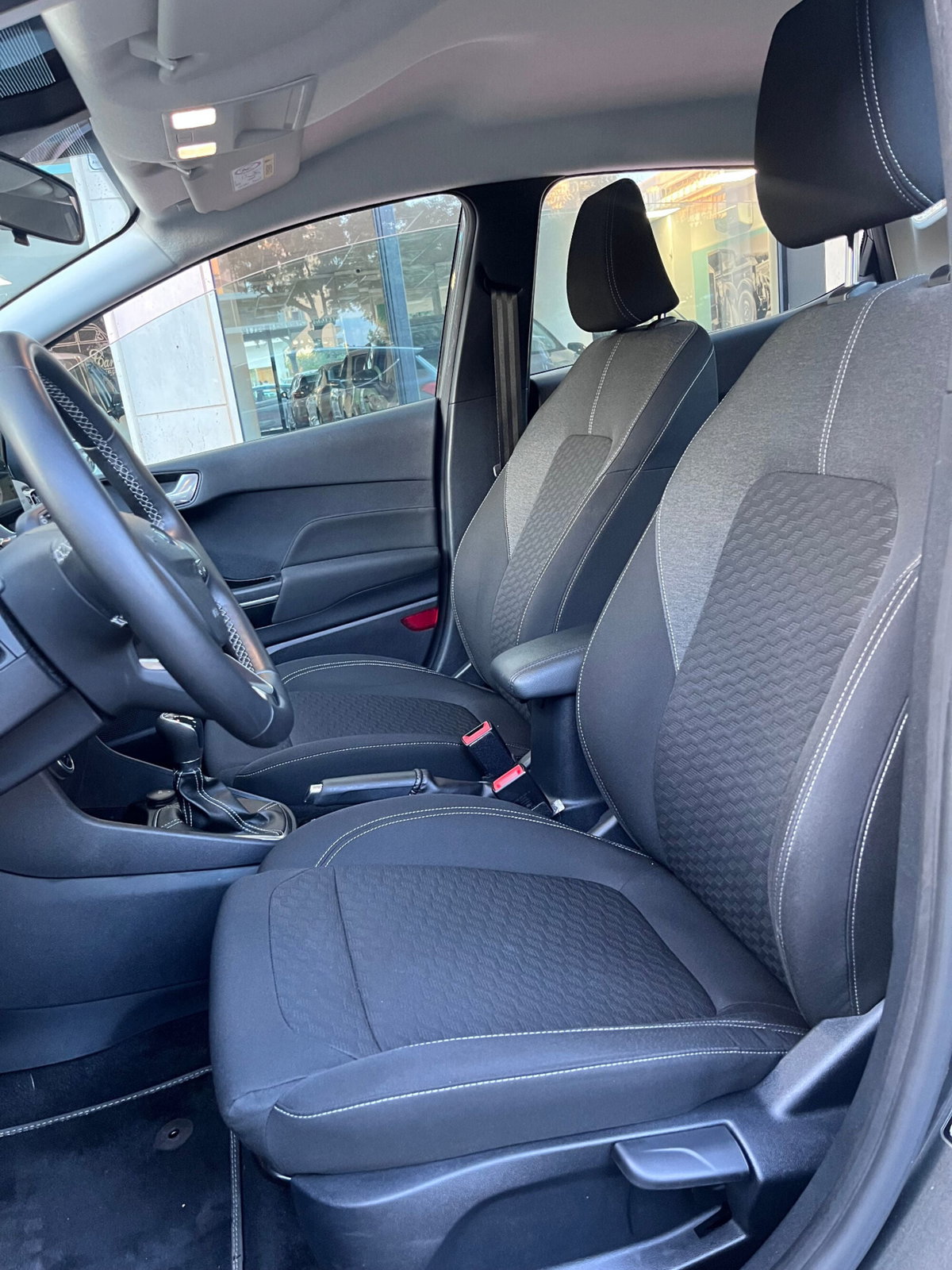 Ford Fiesta 1.1 75 CV 5 porte Titanium (15)
