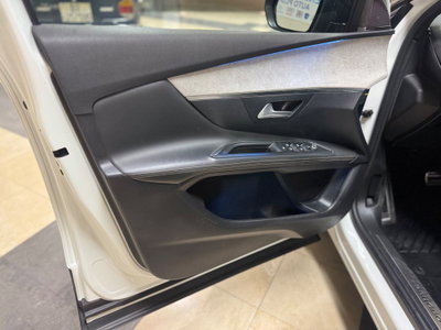 Peugeot 3008 BlueHDi 130 S&S EAT8 GT Line (11)