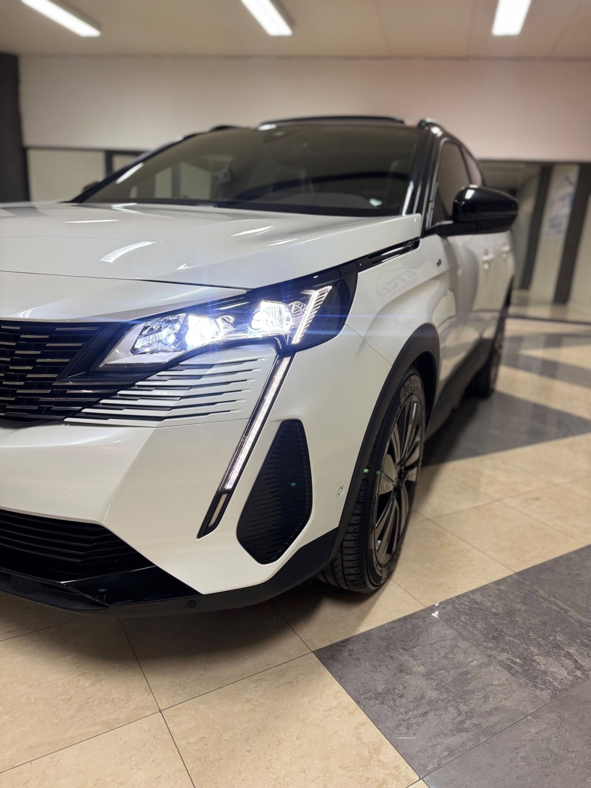 Peugeot 3008 BlueHDi 130 S&S EAT8 GT Line (18)