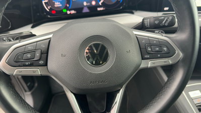 Volkswagen Golf 2.0 TDI DSG SCR Life (16)